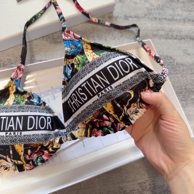 CHRISTIAN DIOR